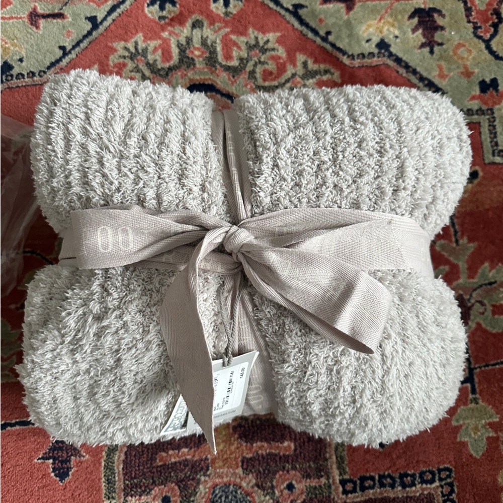 Barefoot Dreams The Cozy - Blanket Hoodie